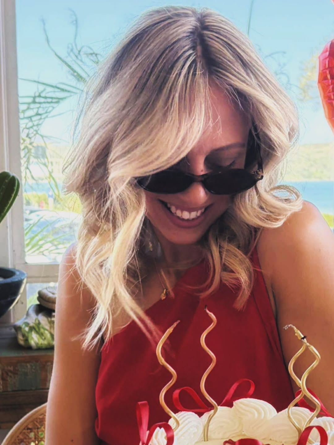 Lived-in blonde balayage with face-framing highlights – Central Coast mobile hairdresser