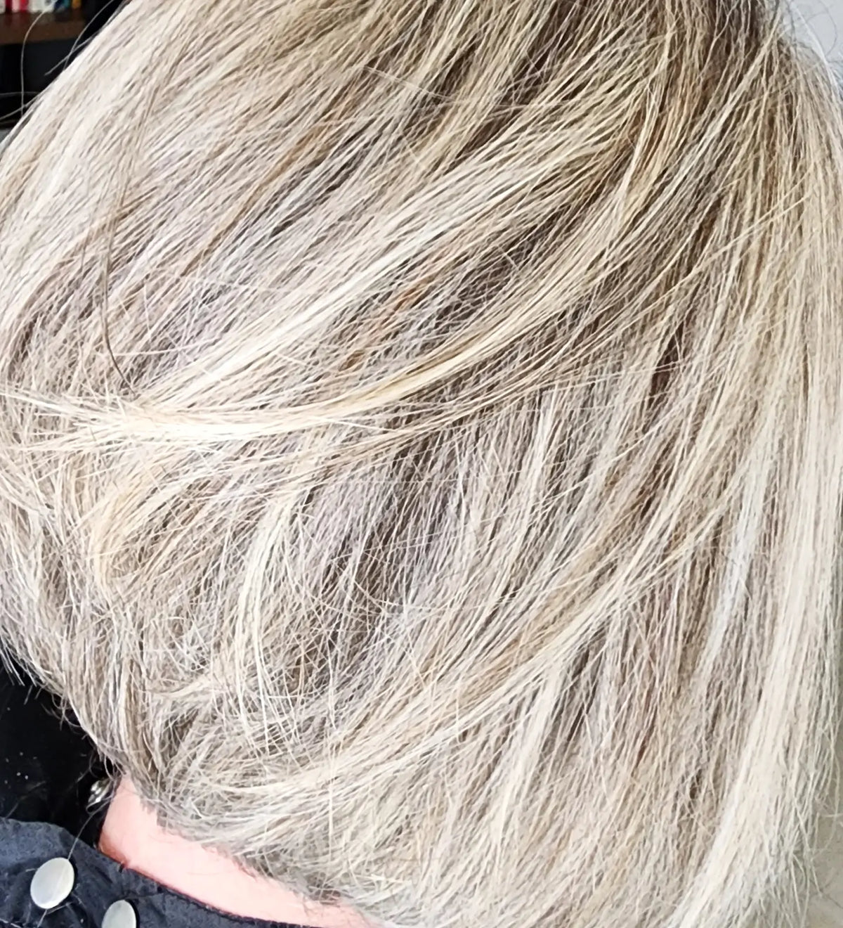 Bright pearl blonde highlights – Central Coast mobile hairdresser